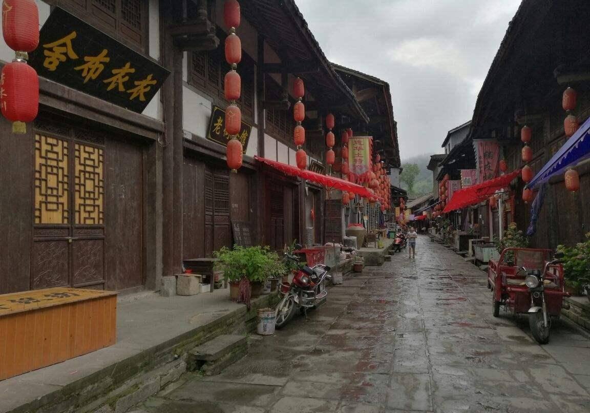 不让去娱乐场所，多哈1天假期，男足都买了啥？看武磊行李车秒懂